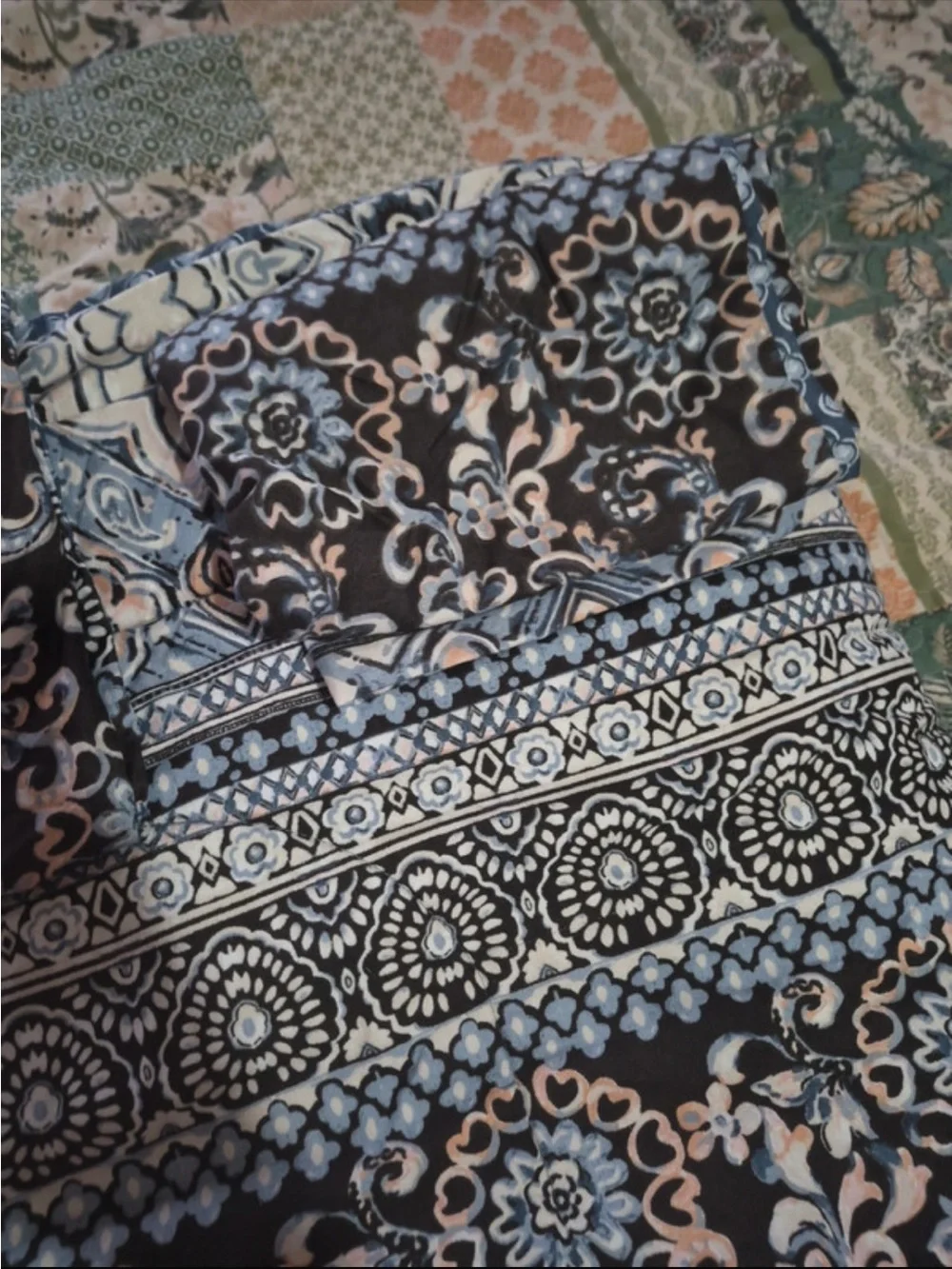 King Size Quilt Set With Shams. Mainstay Very Pretty